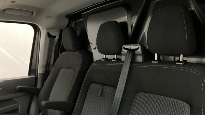 Volkswagen Transporter T32 Swb Diesel 2.0 TDI 170 Commerce Pro Van Auto [5 Plus] - Image 16